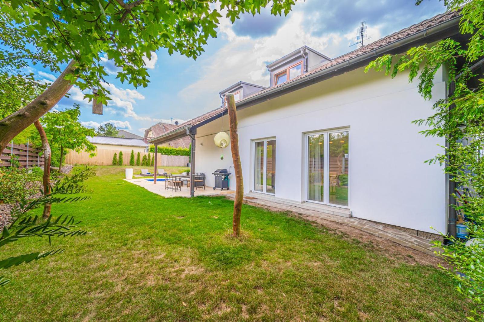 Vila Sara S Bazenem A Infrasaunou Na Kraji Prahy Zbuzany Buitenkant foto
